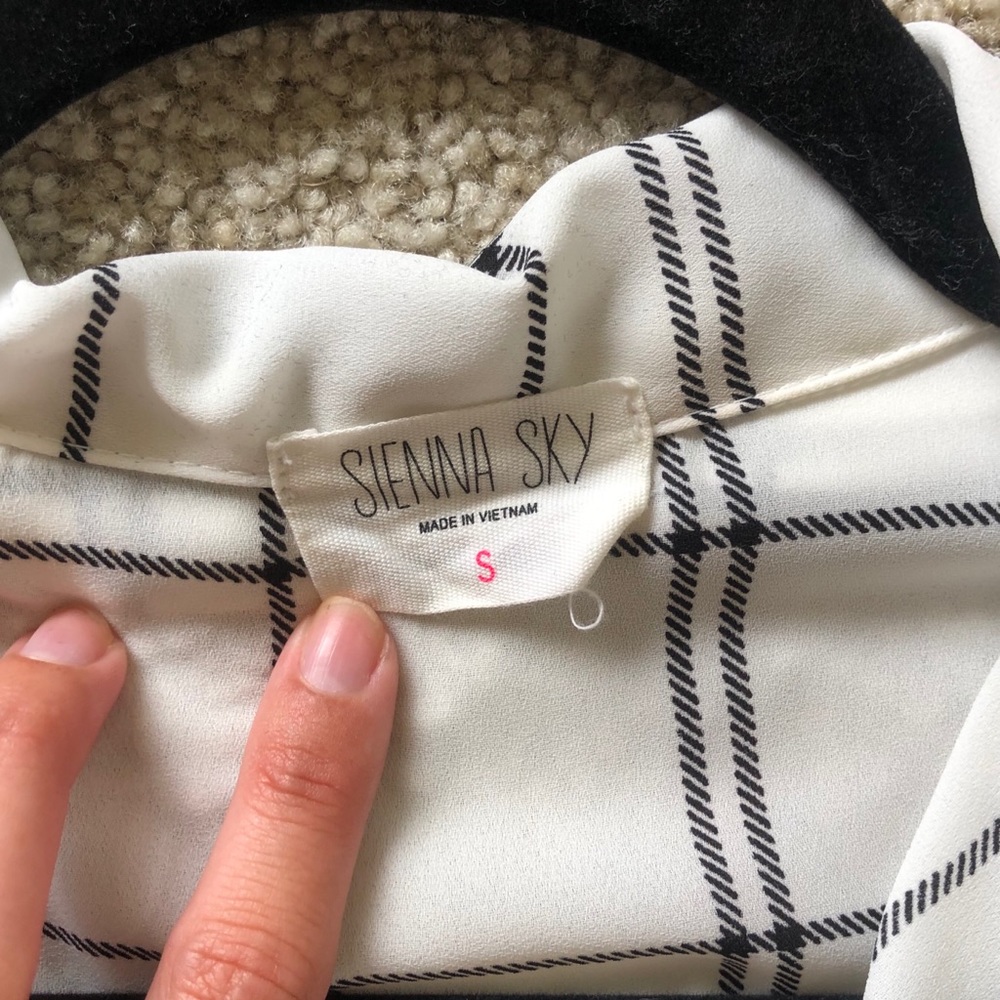 Sienna Sky Plaid Chiffon Tie-Front Blouse Ruffle Sleeve White Black S - Picture 2 of 3